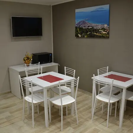 Bed & Breakfast Stella Maris Centro 2*